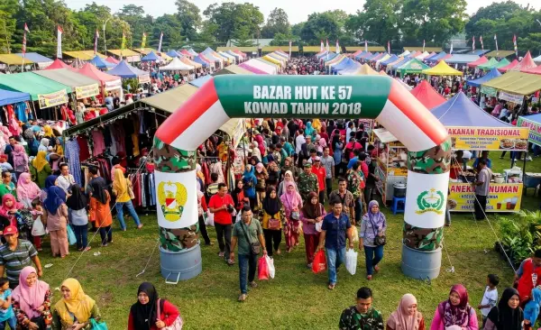 Balon Gate Promosi Bengkulu sebagai area masuk event bazar.