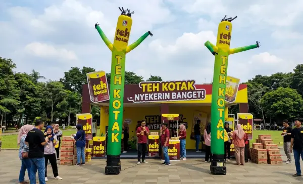 Balon Sky Dancer Pekanbaru menjadi daya tarik produk pada kegiatan promosi.