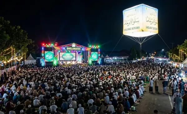 Balon Udara Balikpapan digunakan pada saat acara sholawatan.