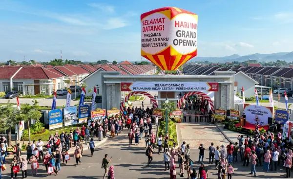 Balon udara Bengkulu digunakan pada saat acara peresmian perumahan.
